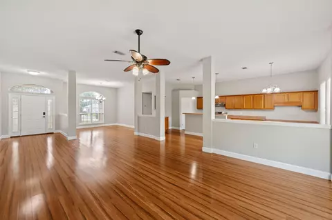 Living - 5621 N Brook Dr, Crestview, FL 32539 photo 4 of 5
