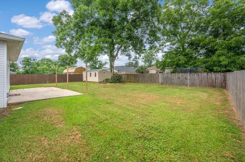 Exterior - 5621 N Brook Dr, Crestview, FL 32539 photo 3 of 7