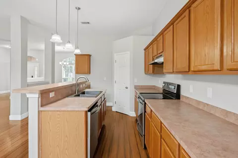 Kitchen - 5621 N Brook Dr, Crestview, FL 32539 photo 3 of 4