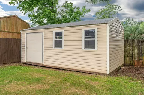 Exterior - 5621 N Brook Dr, Crestview, FL 32539 photo 5 of 7