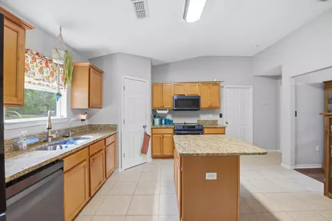 Kitchen - 6204 Flash Ln, Crestview, FL 32536 photo 2 of 3