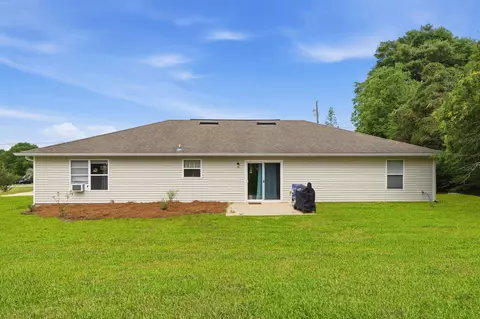 Exterior - 6204 Flash Ln, Crestview, FL 32536 photo 3 of 7