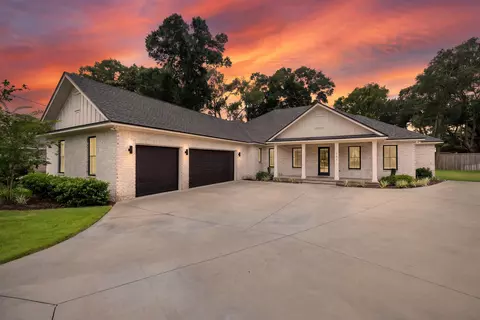 199 Edge Ave, Valparaiso, FL 32580