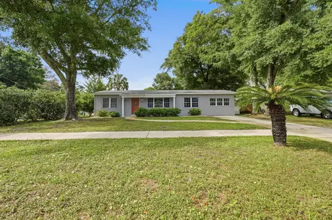 514 E Hollywood Blvd, Mary Esther, FL 32569