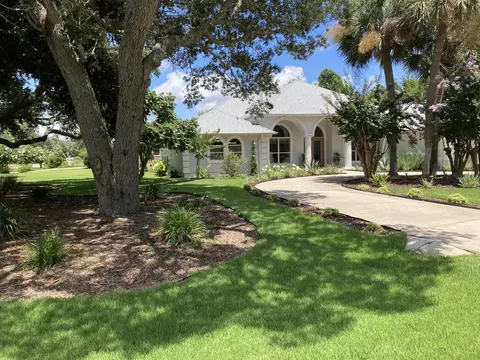 2808 Pga Blvd, Navarre, FL 32566