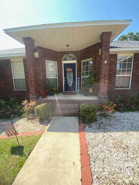 Exterior - 421 Swift Fox Run, Crestview, FL 32536 photo 5 of 6
