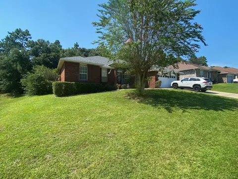 Exterior - 421 Swift Fox Run, Crestview, FL 32536 photo 2 of 6