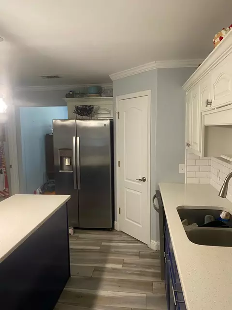 Kitchen - 421 Swift Fox Run, Crestview, FL 32536 photo 3 of 5