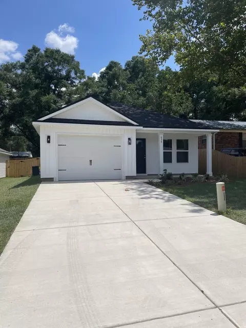 659 Lee Ave, Crestview, FL 32539