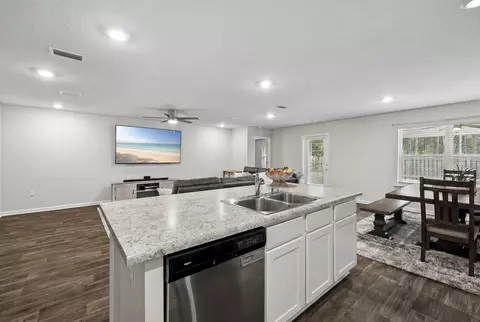 Kitchen - 324 This Way, Freeport, FL 32439 photo 3 of 3