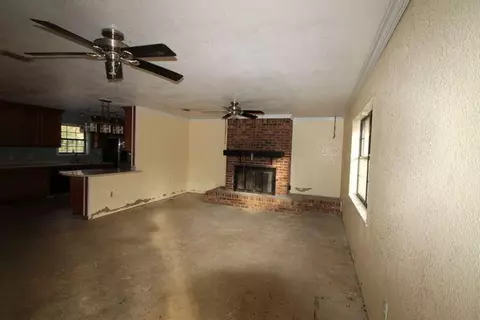 Living - 6047 Eden Sq, Crestview, FL 32539 photo 2 of 4