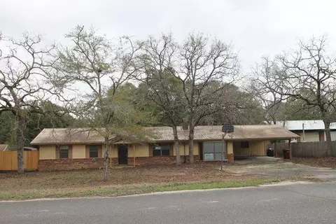 6047 Eden Sq, Crestview, FL 32539