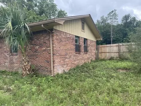 Exterior - 6047 Eden Sq, Crestview, FL 32539 photo 5 of 8