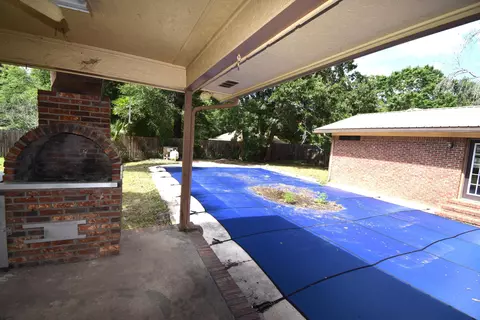Exterior - 6047 Eden Sq, Crestview, FL 32539 photo 2 of 8