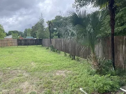 Exterior - 6047 Eden Sq, Crestview, FL 32539 photo 4 of 8
