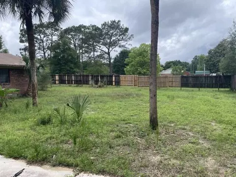 Exterior - 6047 Eden Sq, Crestview, FL 32539 photo 3 of 8