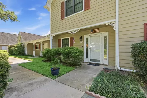 277 Shalimar Dr, Shalimar, FL 32579