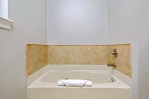 Bath - 223 E Grand Key Loop, Destin, FL 32541 photo 5 of 12