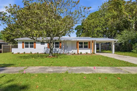 271 Gregory Dr, Mary Esther, FL 32569