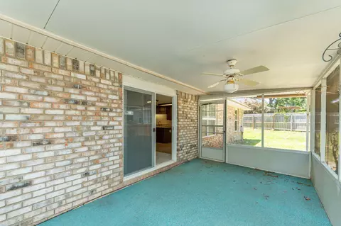 Exterior - 204 Villacrest Dr, Crestview, FL 32536 photo 4 of 10