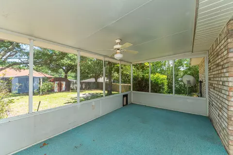 Exterior - 204 Villacrest Dr, Crestview, FL 32536 photo 3 of 10