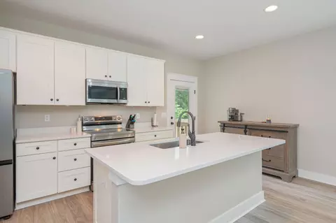 Kitchen - 3168 Maple St, Crestview, FL 32539 photo 3 of 5