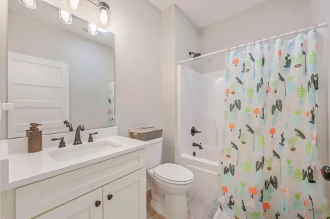 Bath - 3168 Maple St, Crestview, FL 32539 photo 4 of 5