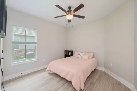 Bedroom - 3168 Maple St, Crestview, FL 32539 photo 4 of 7