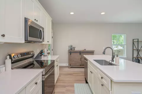 Kitchen - 3168 Maple St, Crestview, FL 32539 photo 4 of 5