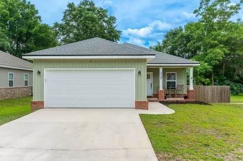 3168 Maple St, Crestview, FL 32539