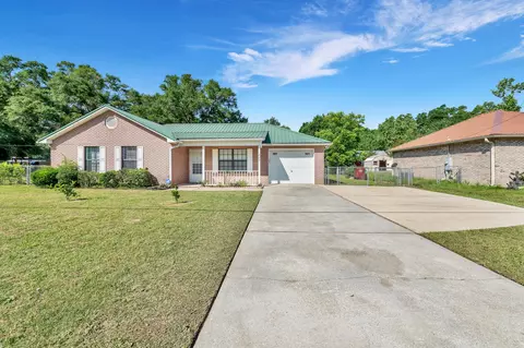 1232 Mapoles St, Crestview, FL 32536