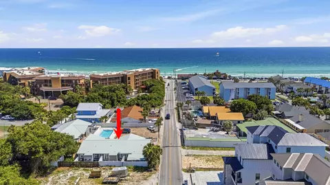 104 Ellis Rd #7, Miramar Beach, FL 32550