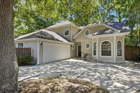 2 Islandview Dr, Mary Esther, FL 32569