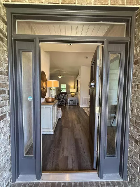 Entry Way - 102 Ridgeway Cir, Crestview, FL 32536 photo 2 of 3