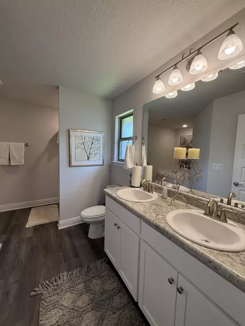 Bath - 102 Ridgeway Cir, Crestview, FL 32536 photo 1 of 4