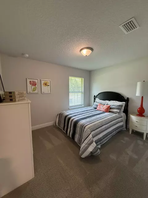 Bedroom - 102 Ridgeway Cir, Crestview, FL 32536 photo 2 of 2