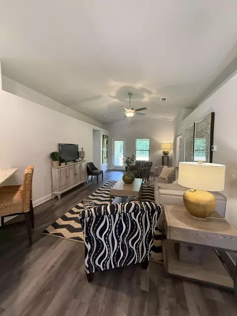 Living - 102 Ridgeway Cir, Crestview, FL 32536 photo 1 of 2