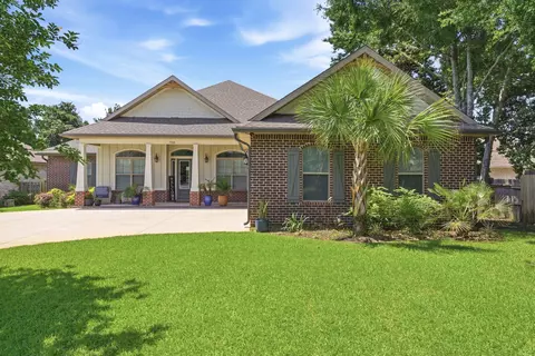 7703 Freesia Cir, Navarre, FL 32566