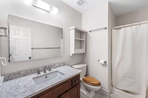 Bath - 31 E Kathy Ln, Freeport, FL 32439 photo 3 of 6