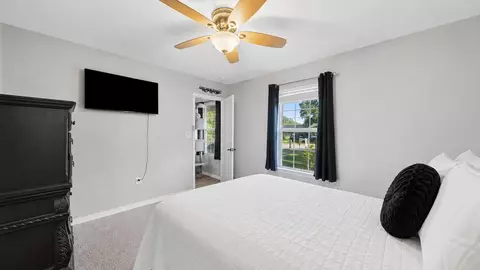 Bedroom - 662 E Robinson Ave, Crestview, FL 32539 photo 1 of 4