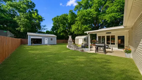 Exterior - 662 E Robinson Ave, Crestview, FL 32539 photo 5 of 8