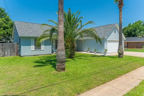400 Primrose Cir, Destin, FL 32541