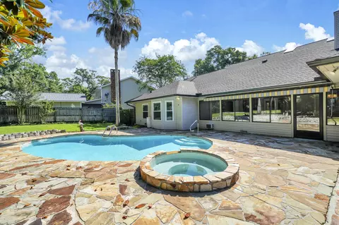 2319 Canal Dr, Niceville, FL 32578