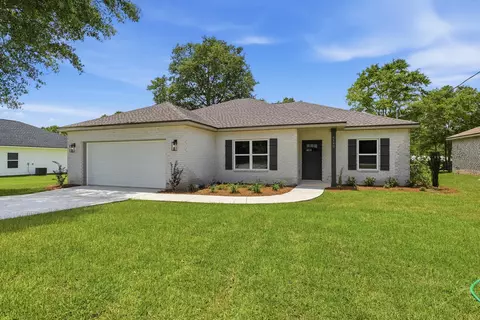 Exterior - 6140 Clover St, Crestview, FL 32539 photo 3 of 13