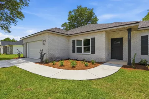 Exterior - 6140 Clover St, Crestview, FL 32539 photo 4 of 13