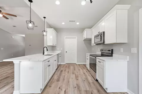 Kitchen - 6140 Clover St, Crestview, FL 32539 photo 1 of 4