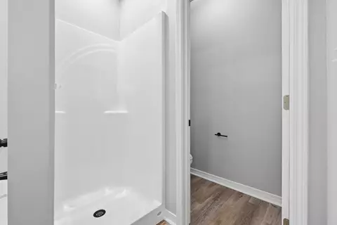 Bath - 6140 Clover St, Crestview, FL 32539 photo 6 of 7