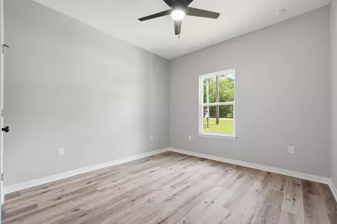 Bedroom - 6140 Clover St, Crestview, FL 32539 photo 4 of 6