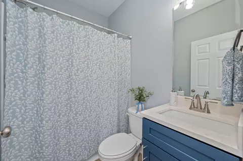 Bath - 6140 Clover St, Crestview, FL 32539 photo 6 of 8