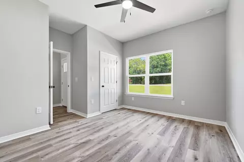 Bedroom - 6140 Clover St, Crestview, FL 32539 photo 2 of 6